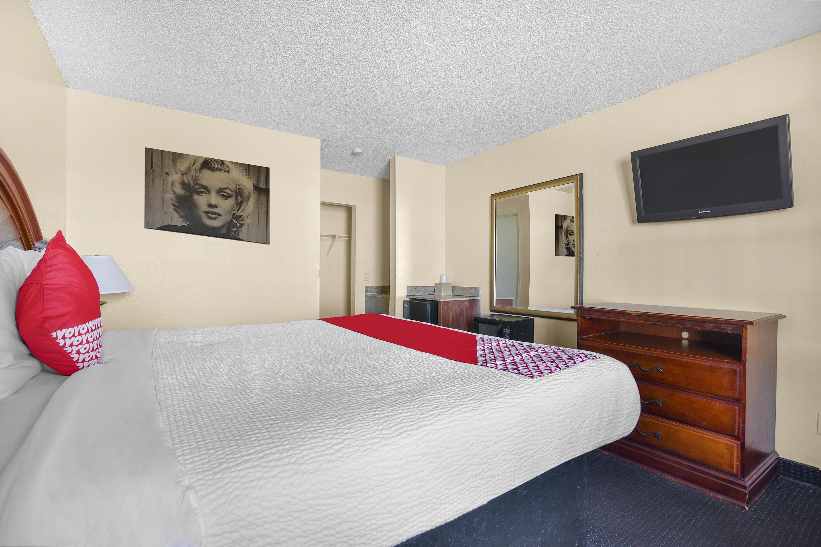 Oyo Hotel San Antonio Lackland Near Seaworld Exterior photo