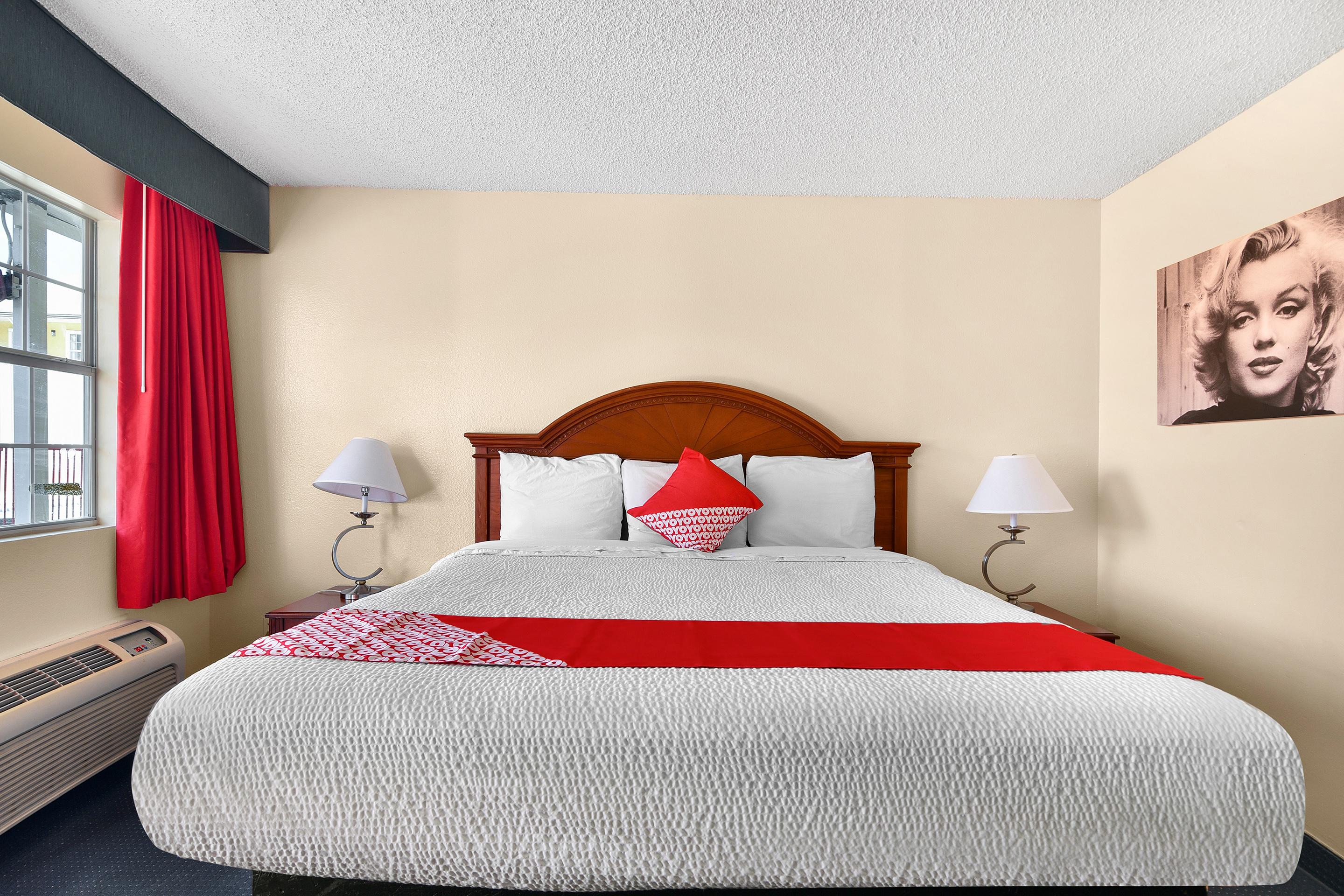 Oyo Hotel San Antonio Lackland Near Seaworld Exterior photo
