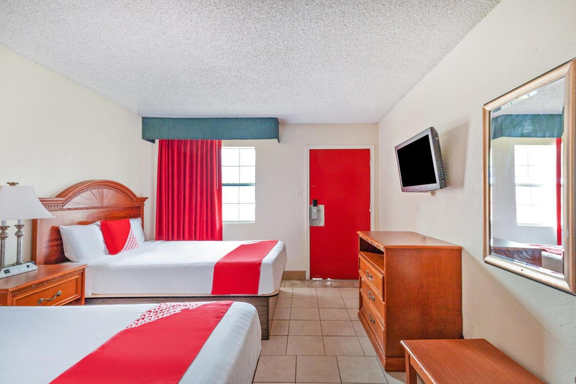 Oyo Hotel San Antonio Lackland Near Seaworld Exterior photo