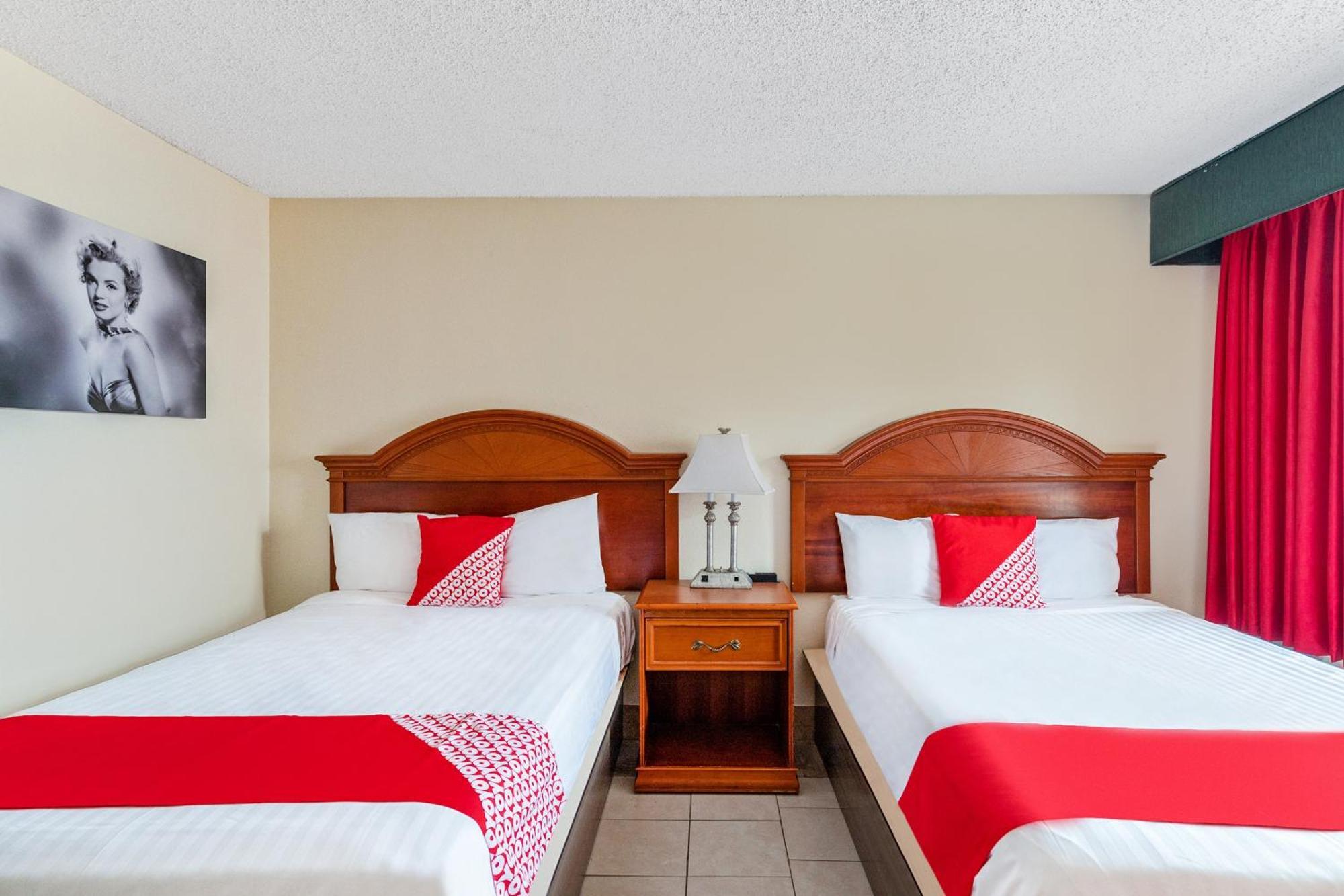 Oyo Hotel San Antonio Lackland Near Seaworld Exterior photo