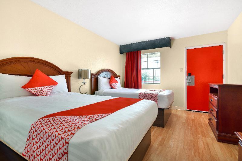 Oyo Hotel San Antonio Lackland Near Seaworld Exterior photo